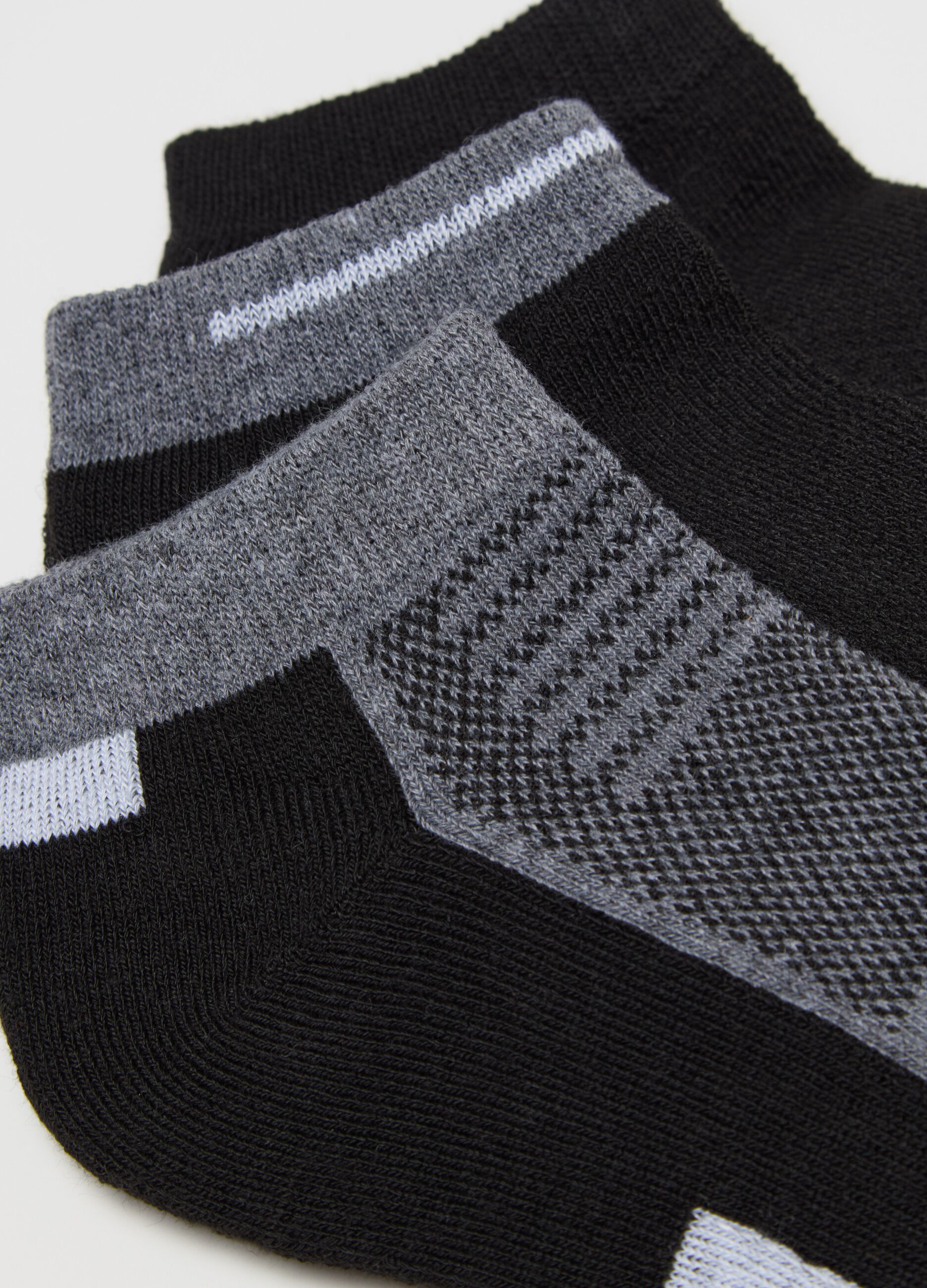 Three-pair pack stretch sneaker liners