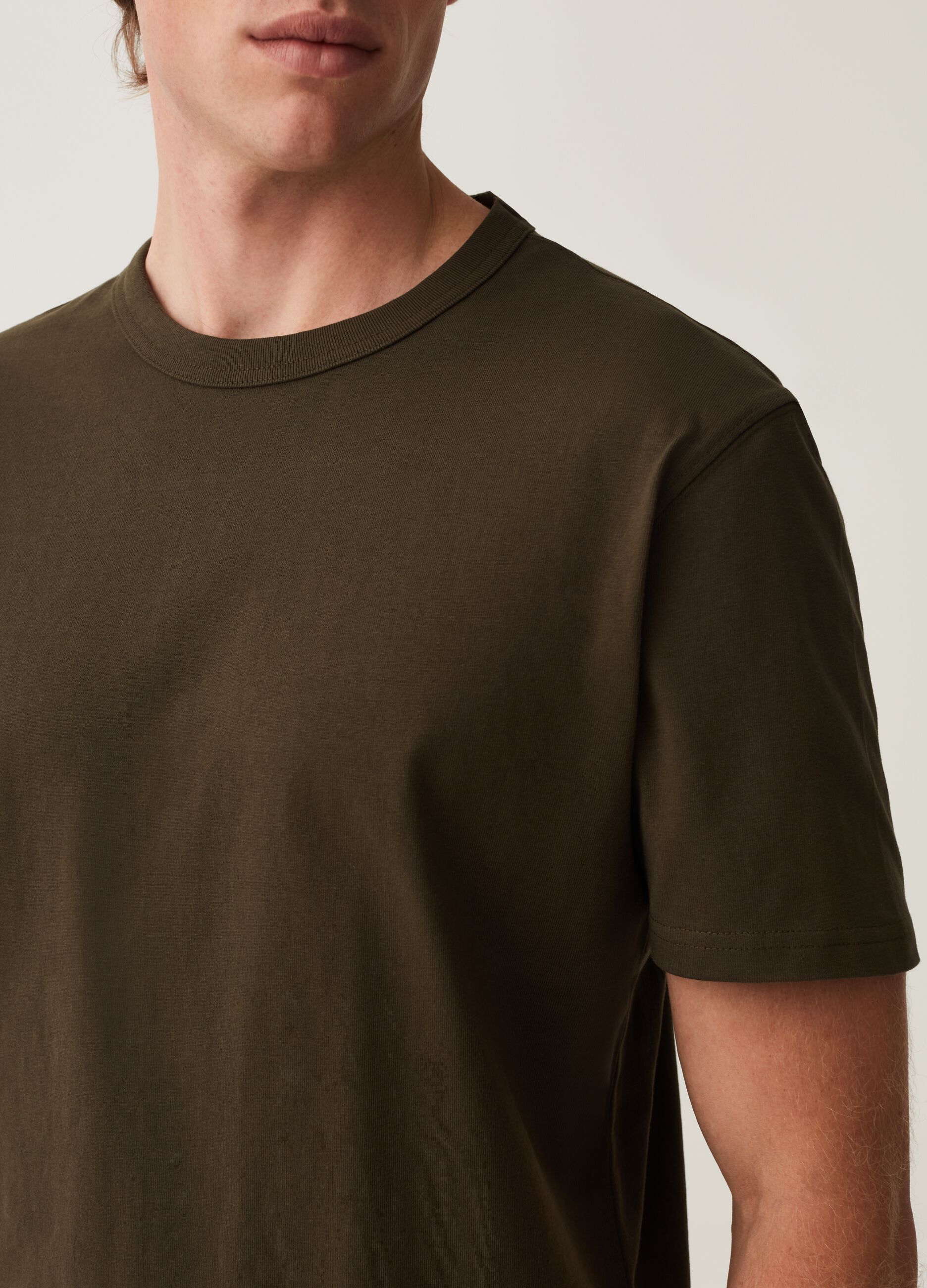 T-shirt in cotone con scollo rotondo_3