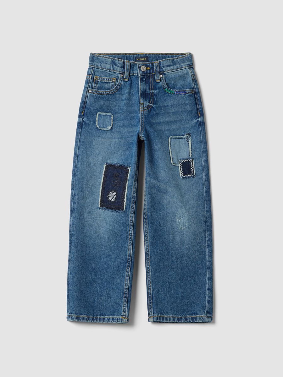 Jeans denim blu in puro cotone straight fit con toppe per bambino_0