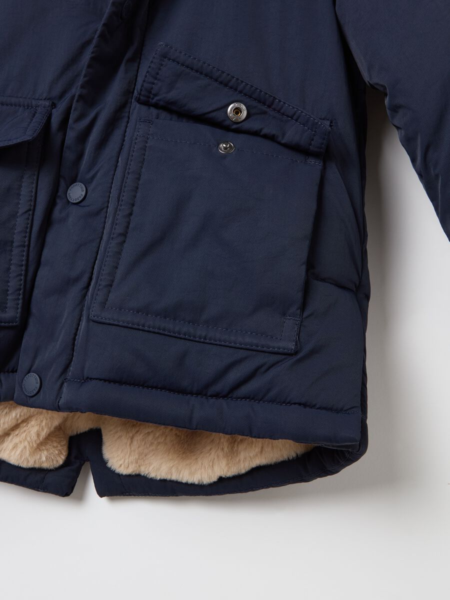 Parka with hood and sherpa lining_3