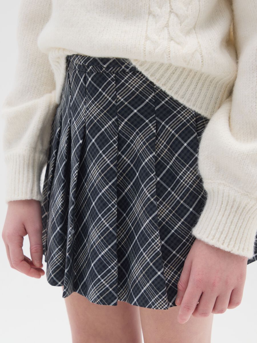 Grey checkered skirt for girls in regular fit jacquard_2