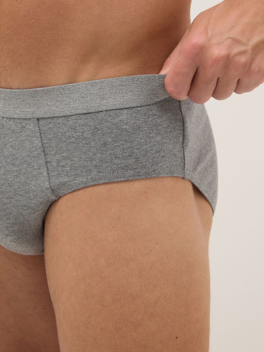 Triple pack of grey stretch cotton briefs regular fit_3