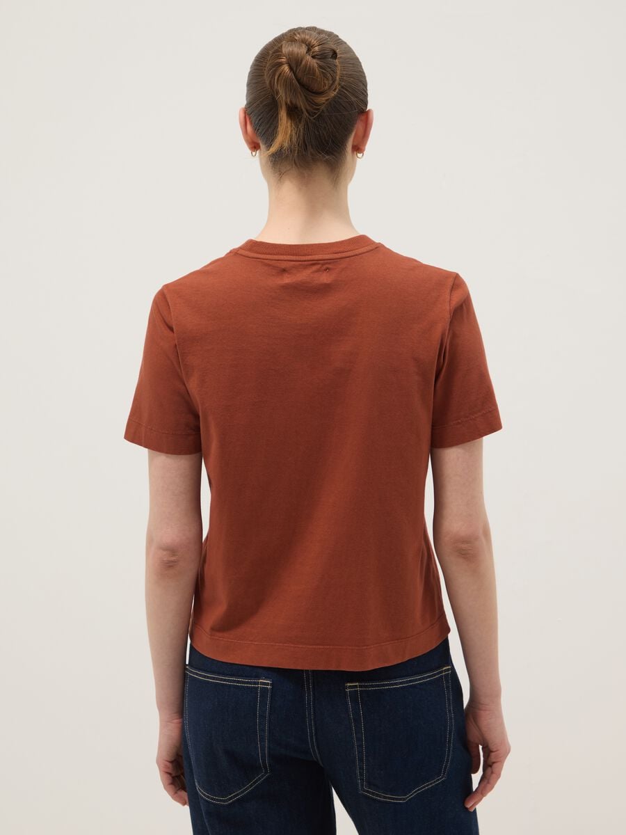 T-shirt rossa a maniche corte in puro cotone regular fit_3
