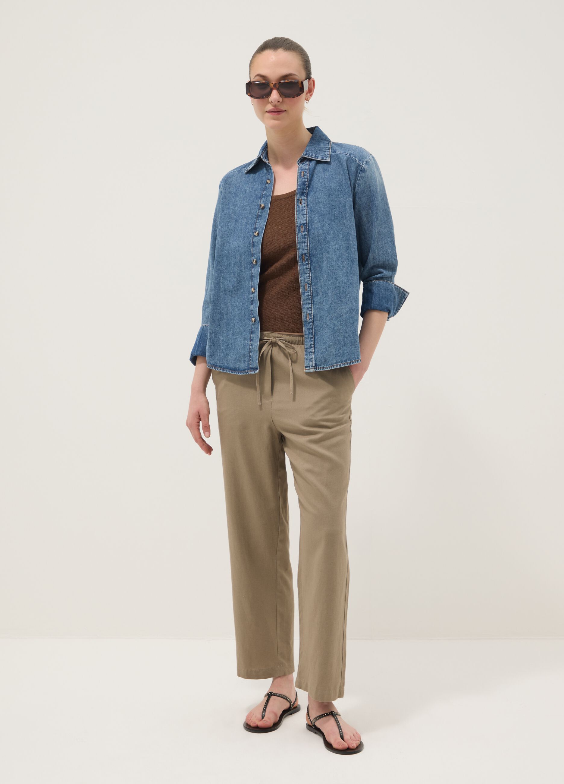 Pantaloni in misto viscosa e lino beige straight fit con coulisse