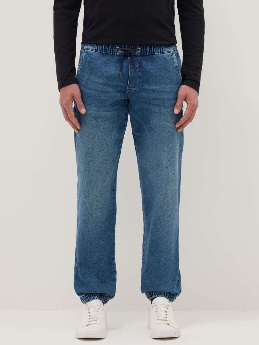 Jeans in denim blu regular fit con elastico_1