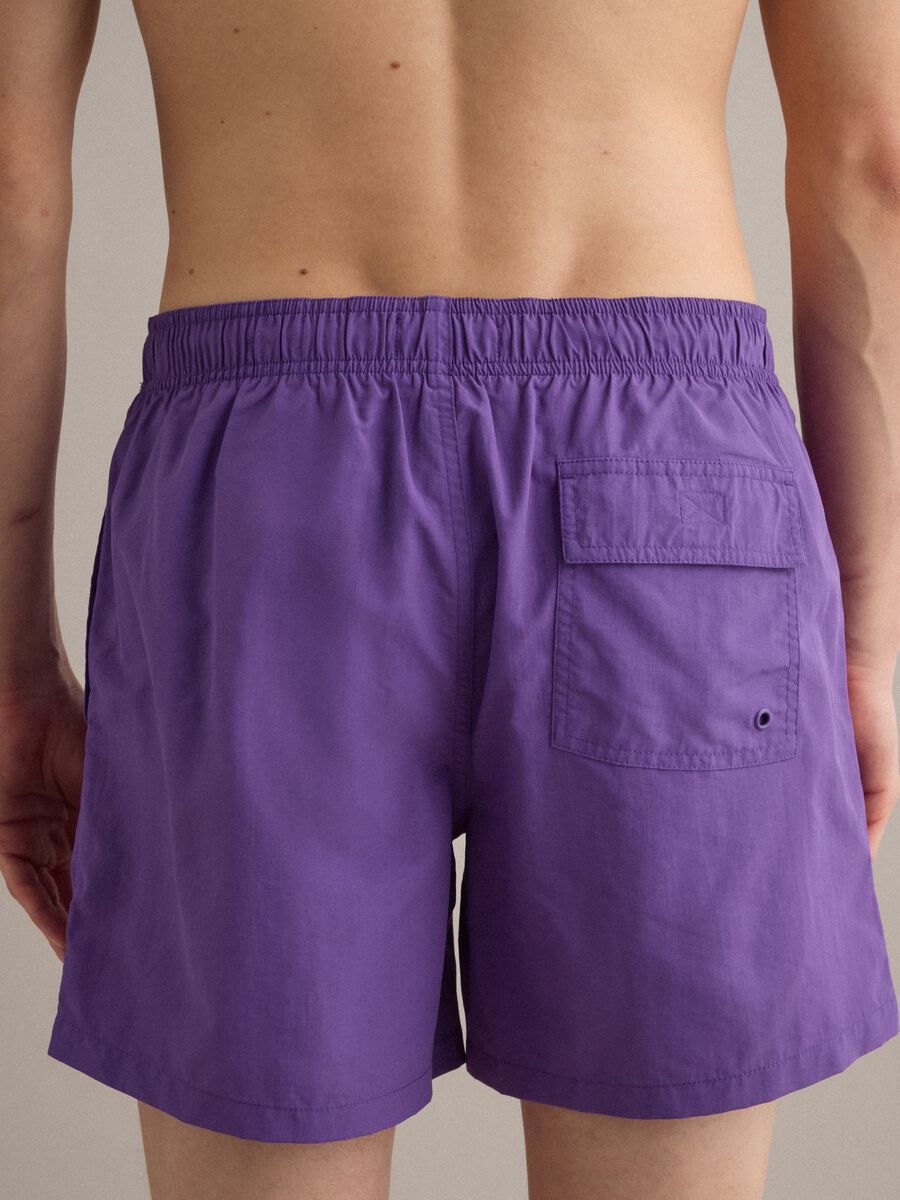 Boxer da mare viola con vita elasticizzata e coulisse_3