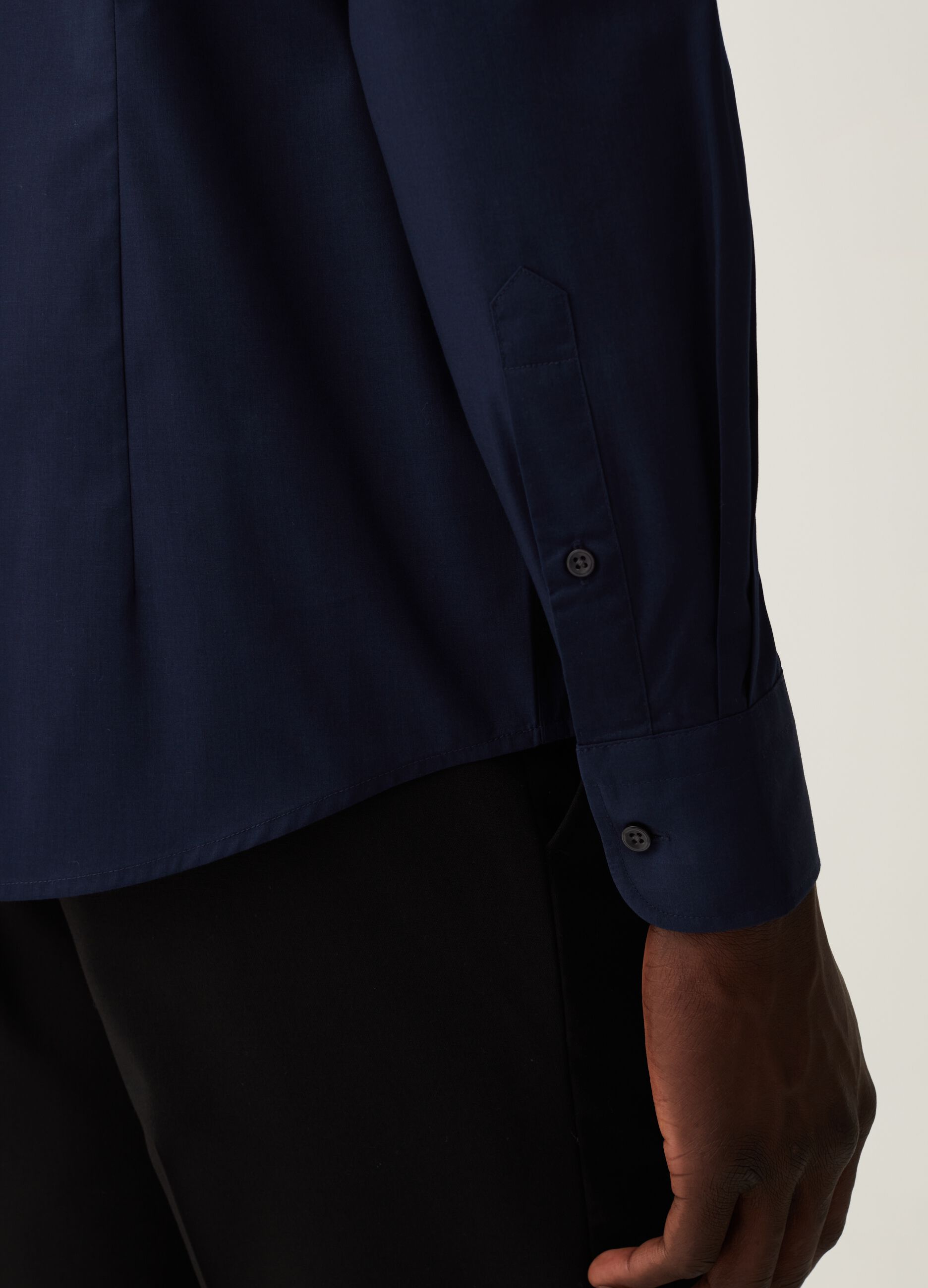 Camicia slim fit tinta unita_3