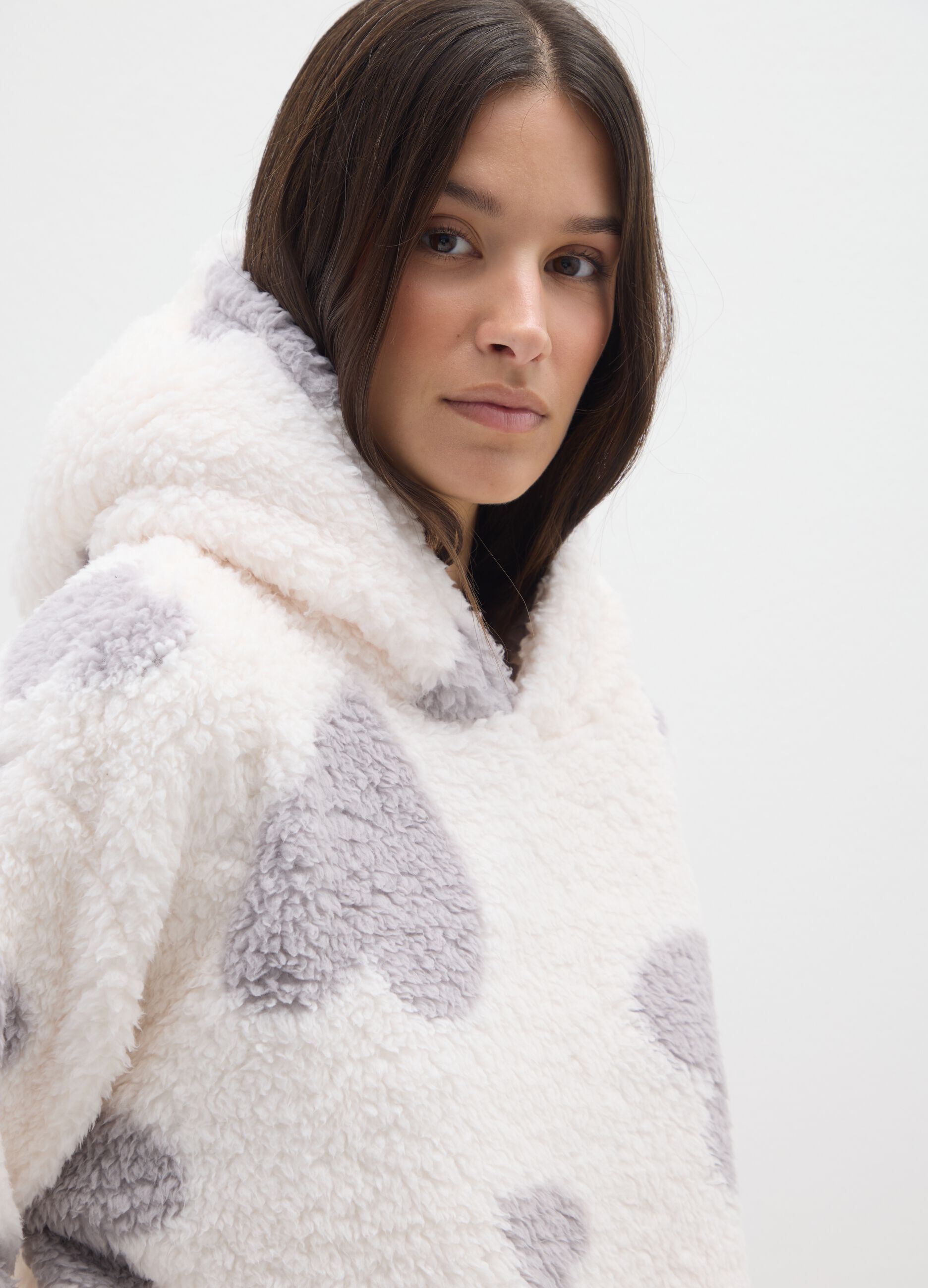 White Sherpa Dressing Gown with Grey Hearts