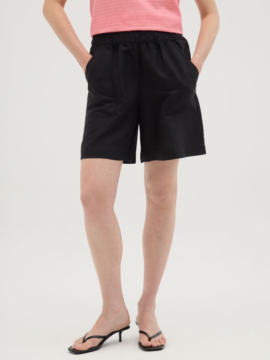 Women's black linen blend regular fit shorts_1