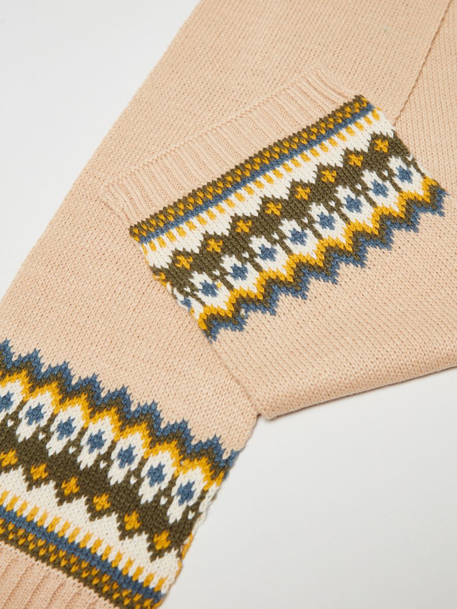Sciarpa in maglia con disegni jacquard_2