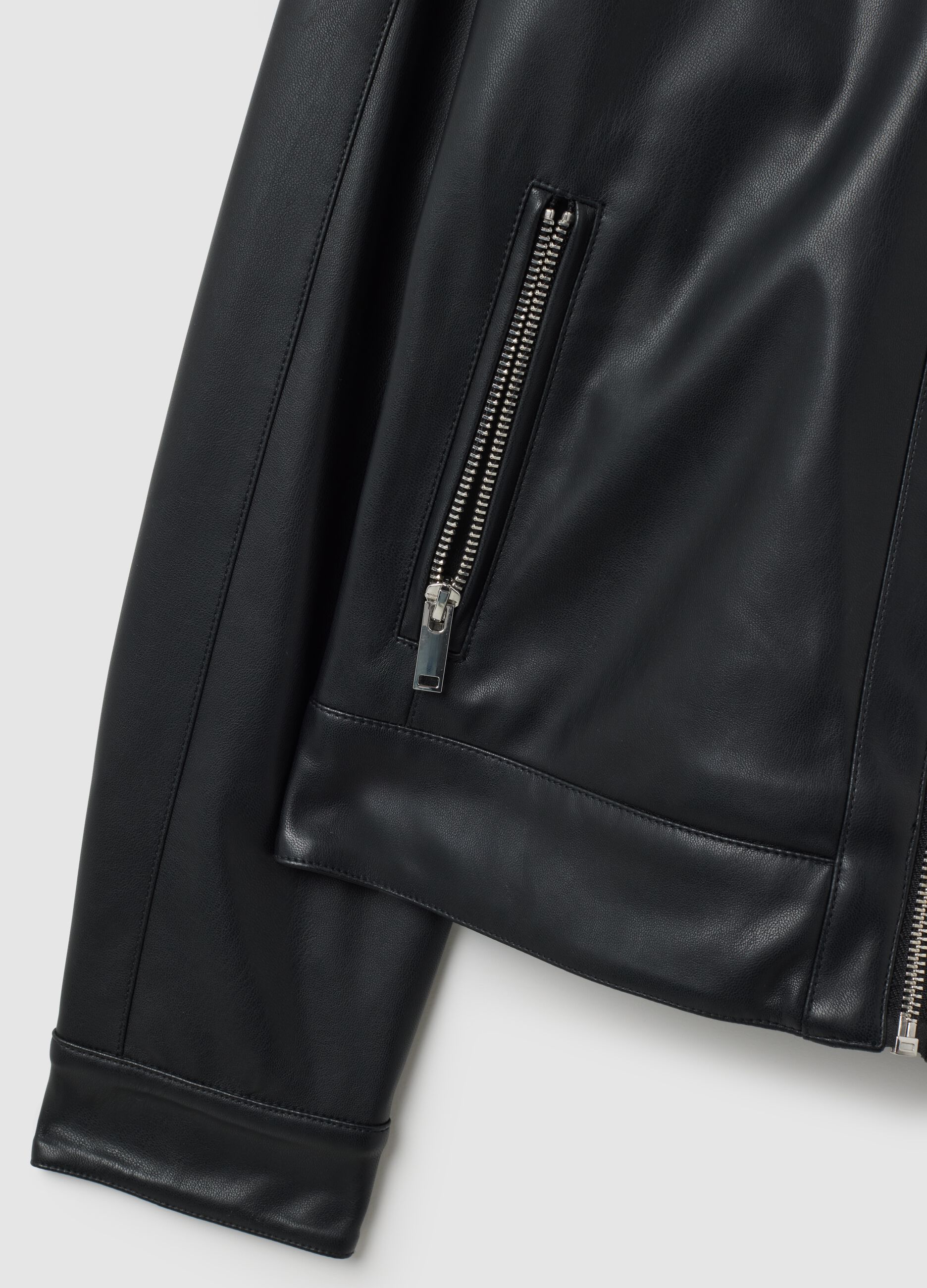 Giubbotto in ecopelle nero regular fit