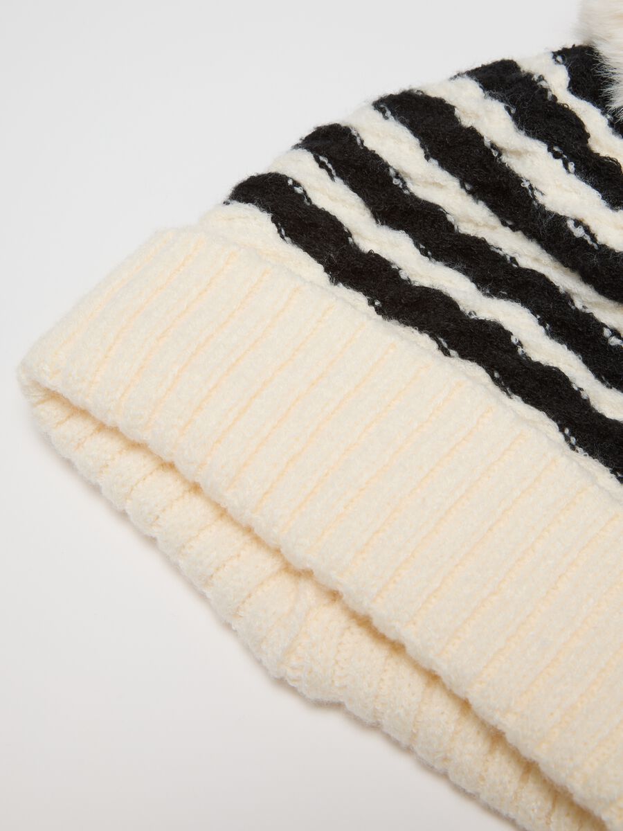 Girl's Black and White Striped Hat with Pom Pom_2