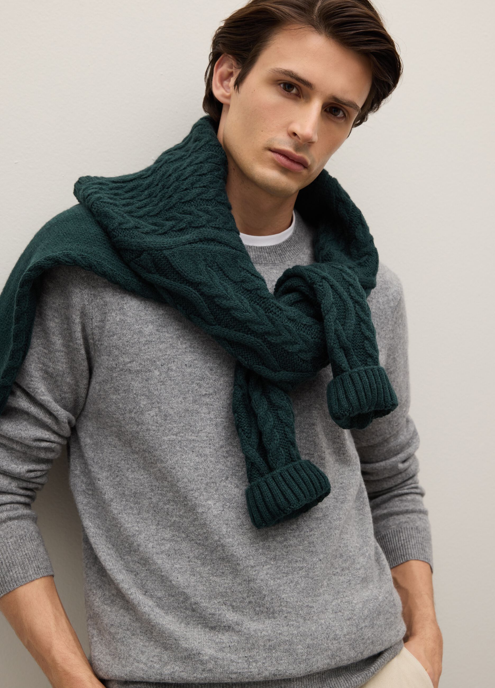 Grey crew neck pullover in pure cashmere, regular fit