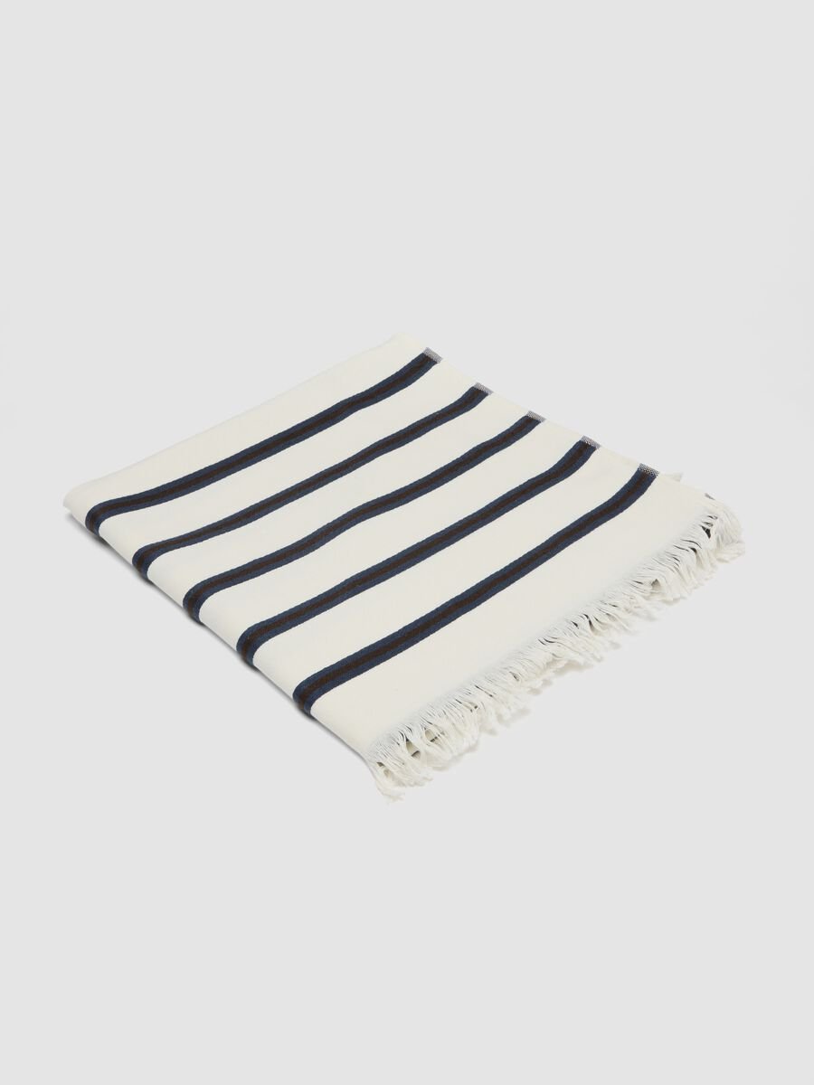 White striped cotton-blend beach towel with fringes_0