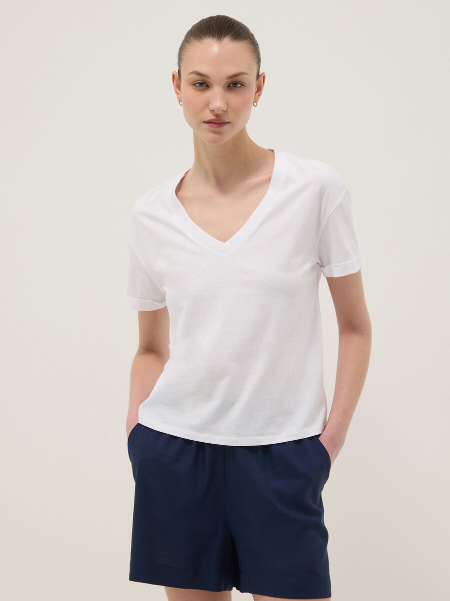 White pure cotton V-neck relaxed-fit T-shirt_1