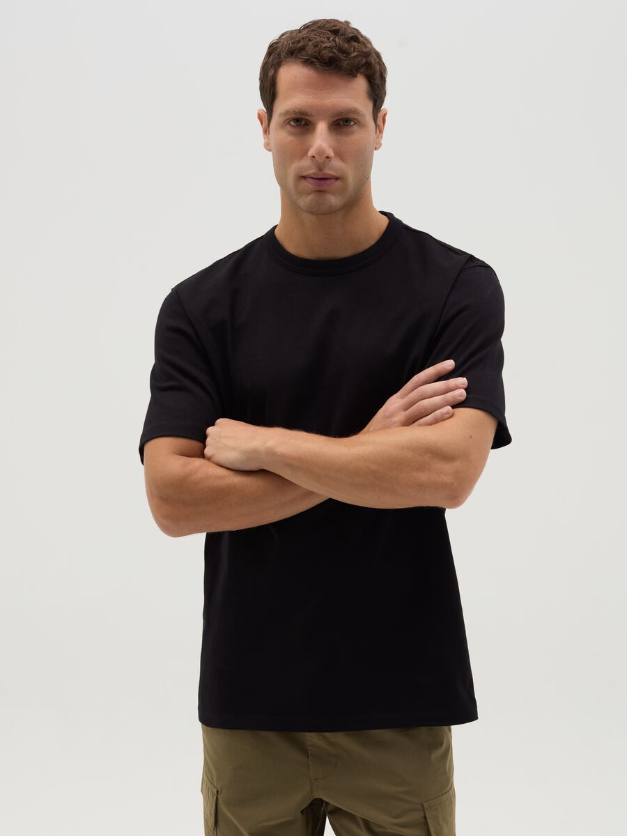 Relaxed-fit T-shirt with round neck_0