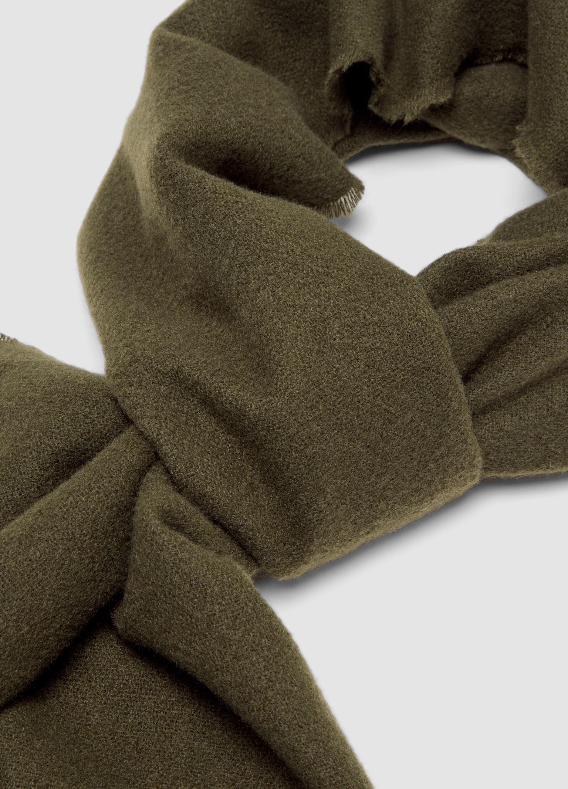 Green viscose-blend scarf with fringes
