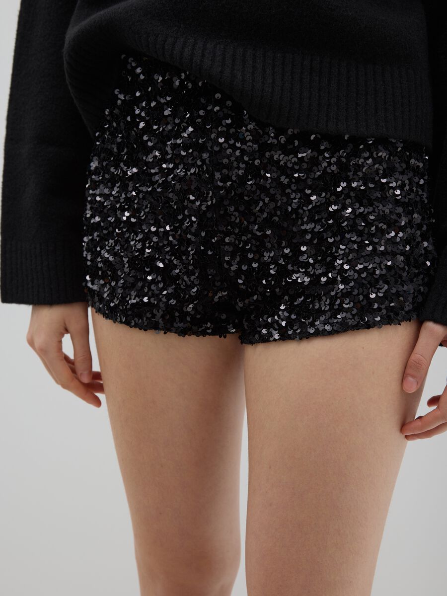 Regular fit black velour shorts with sequins_3