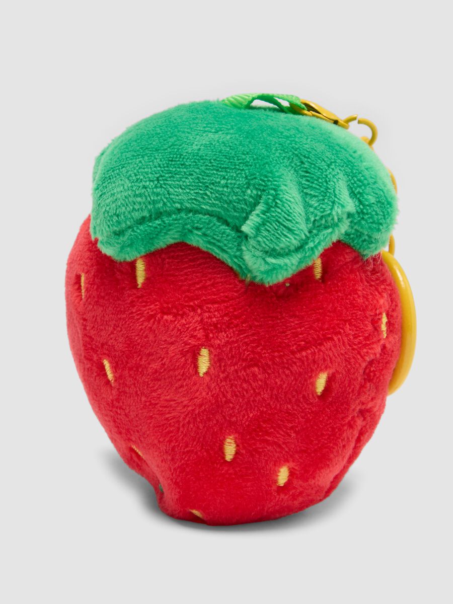 Red strawberry-shaped keyring_2
