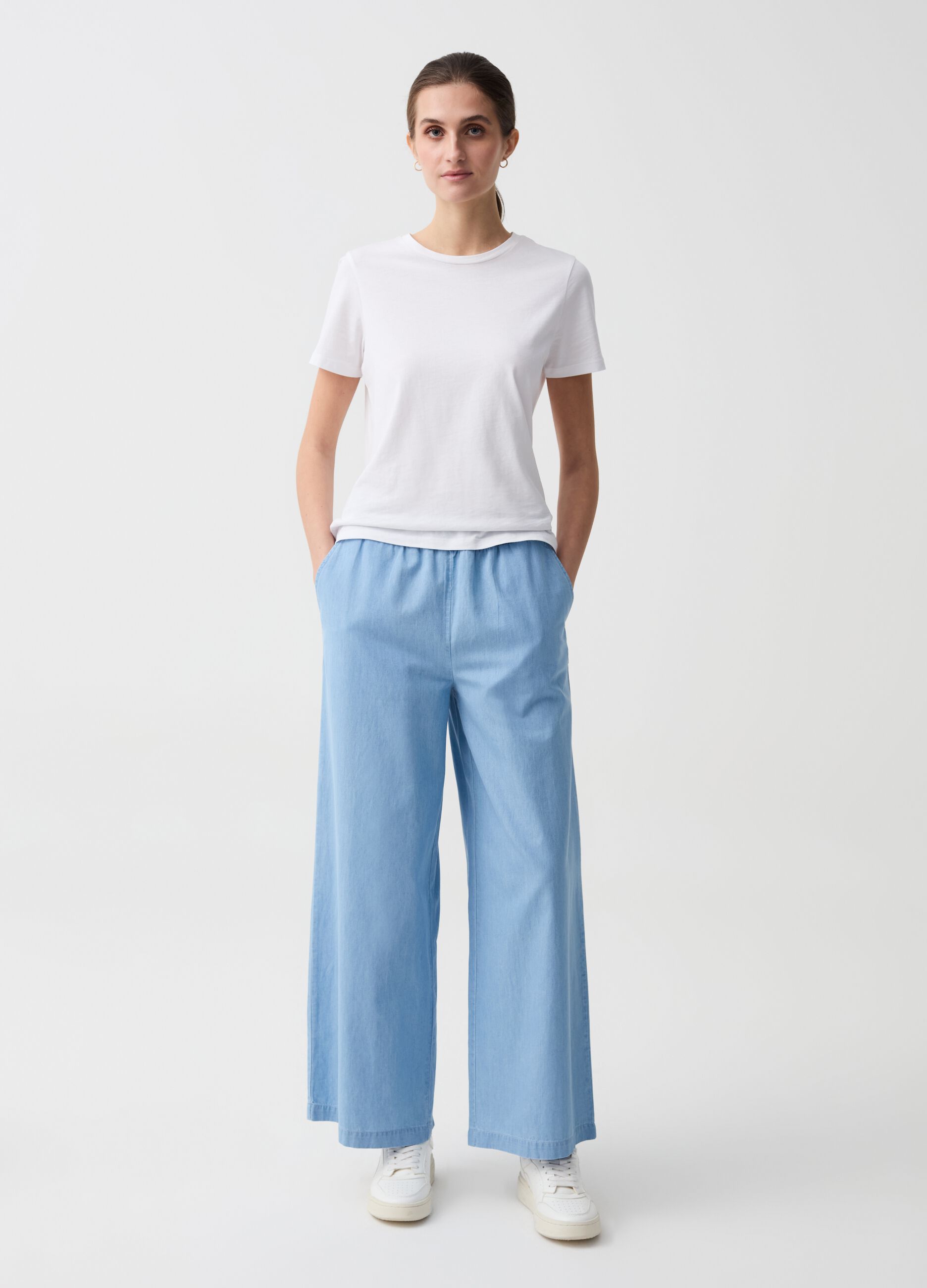 Jeans wide leg in tessuto fluido