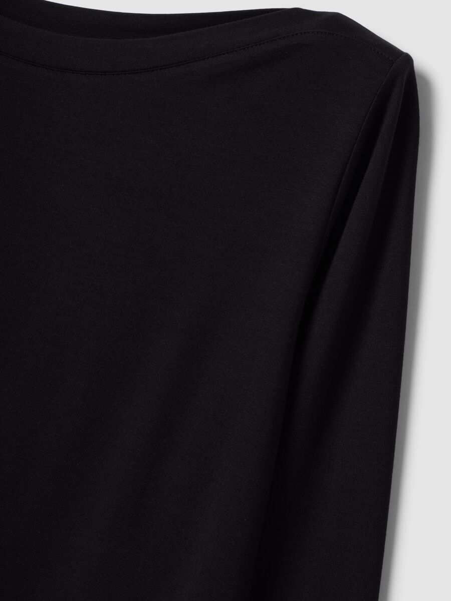 T-shirt nera in viscosa elasticizzato a maniche lunghe_6