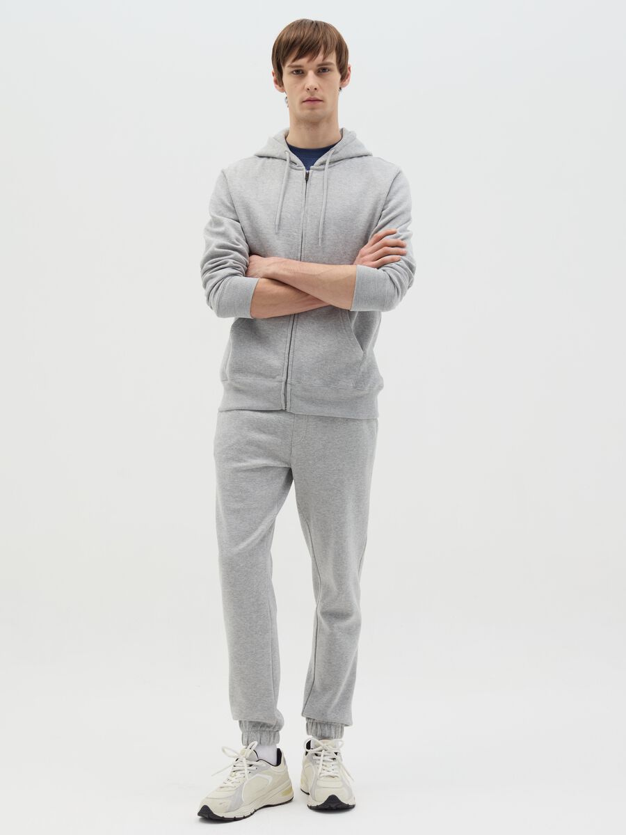 Essential full-zip sweatshirt with hood_1