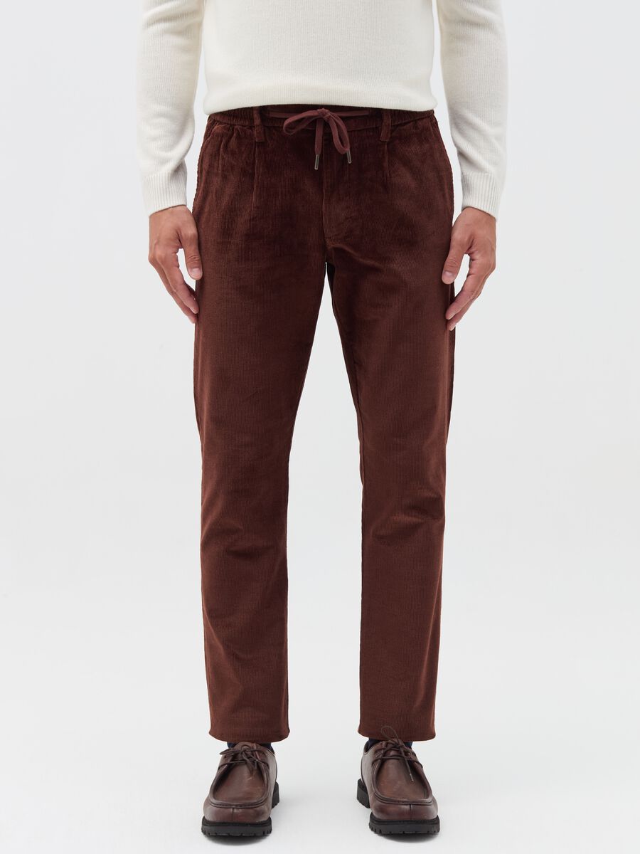 Chino jogger trousers in corduroy_0
