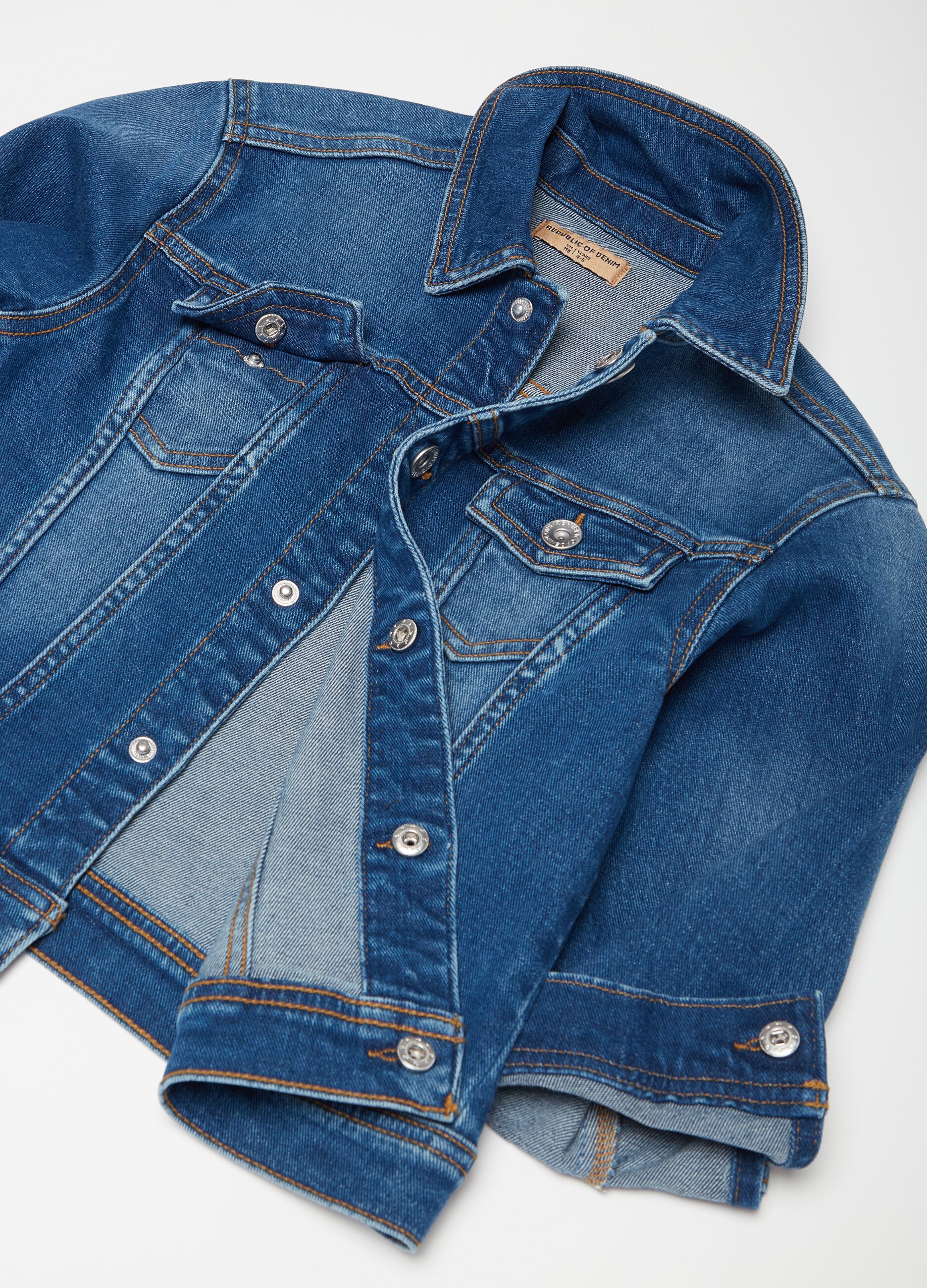 Denim jacket with pockets