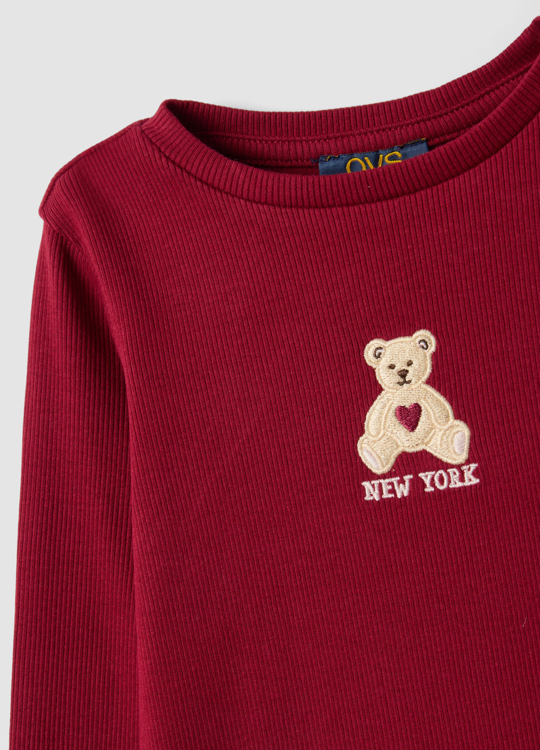 Red ribbed stretch cotton T-shirt with teddy bear embroidery