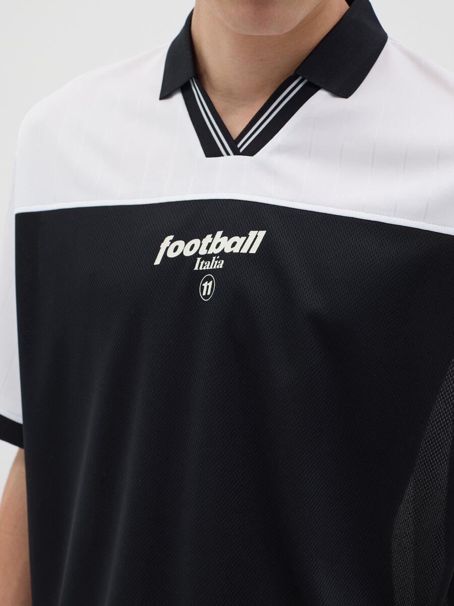 T-shirt bianca e nera con stampa_2