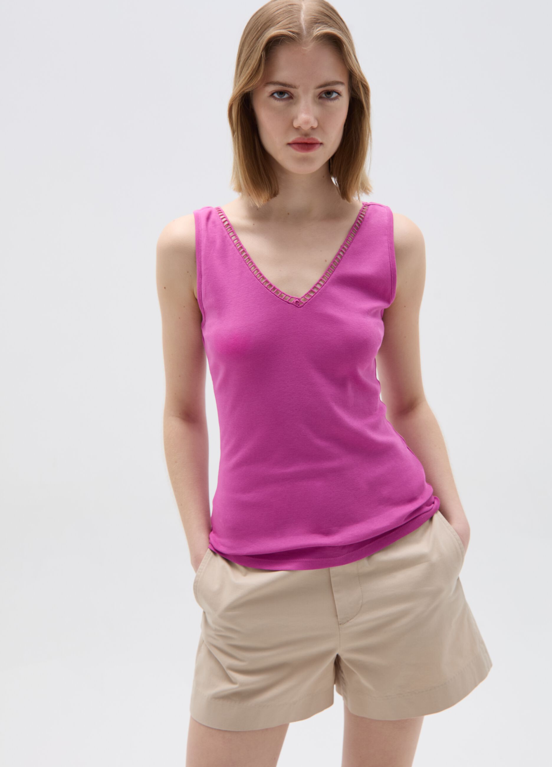Tank top with V neck and openwork edging