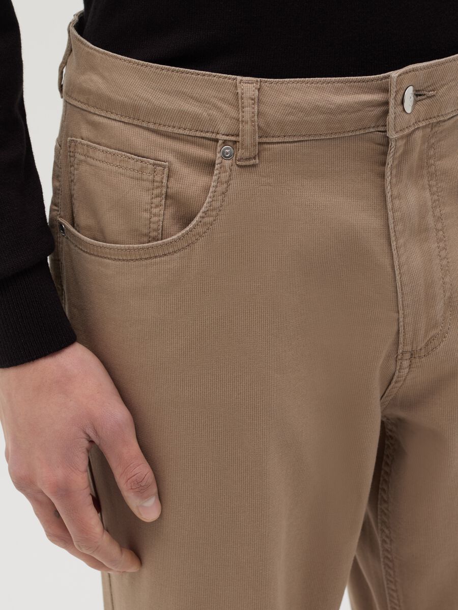 Slim-fit trousers with five pockets_2