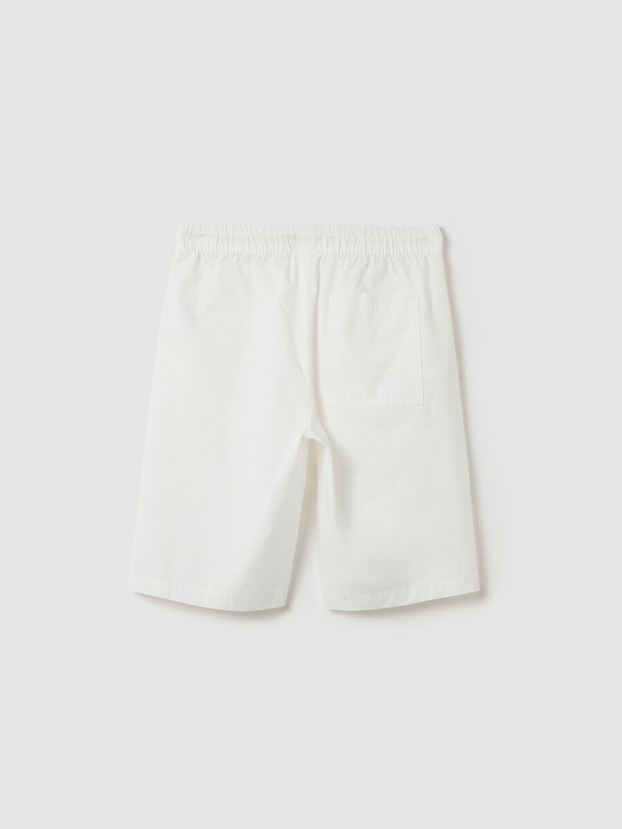 Shorts da ragazzo in puro cotone bianco regular fit con coulisse_4