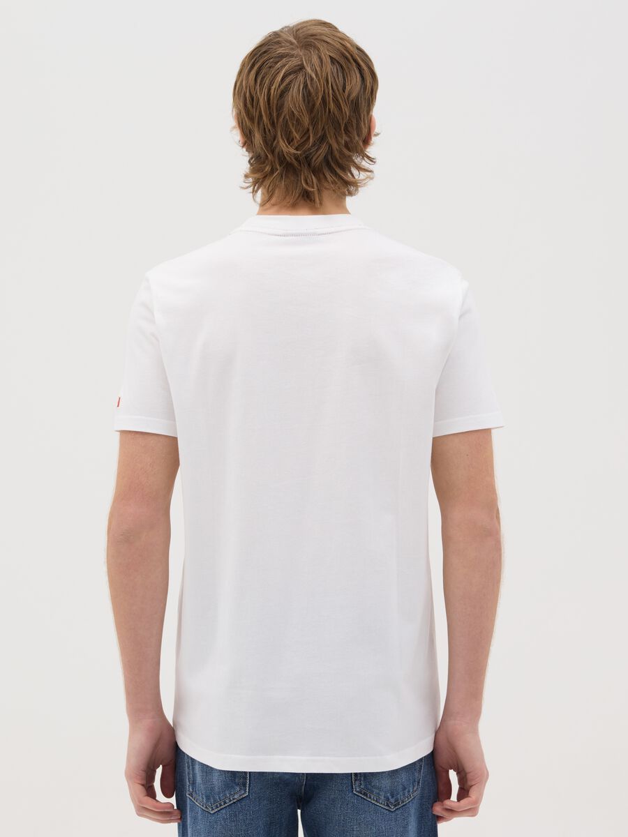 Canada's Trail white T-shirt with pocket and embroidery_2