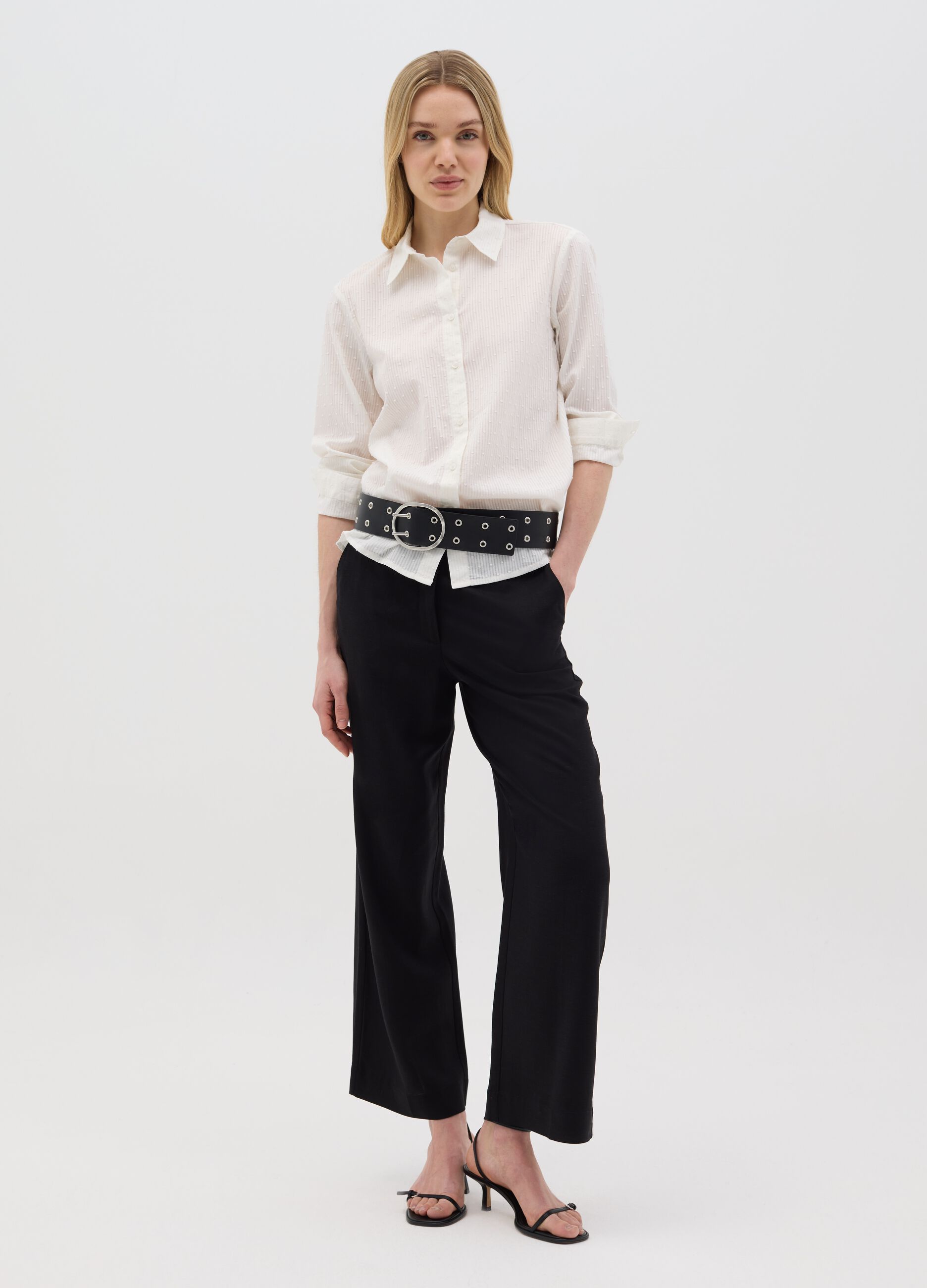 Women’s white shirt in 100% cotton with regular fit
