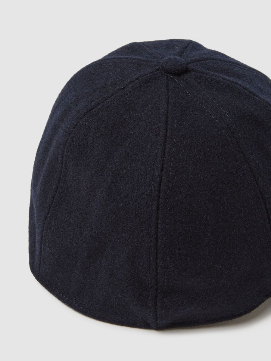 Cappello blu in misto lana_2