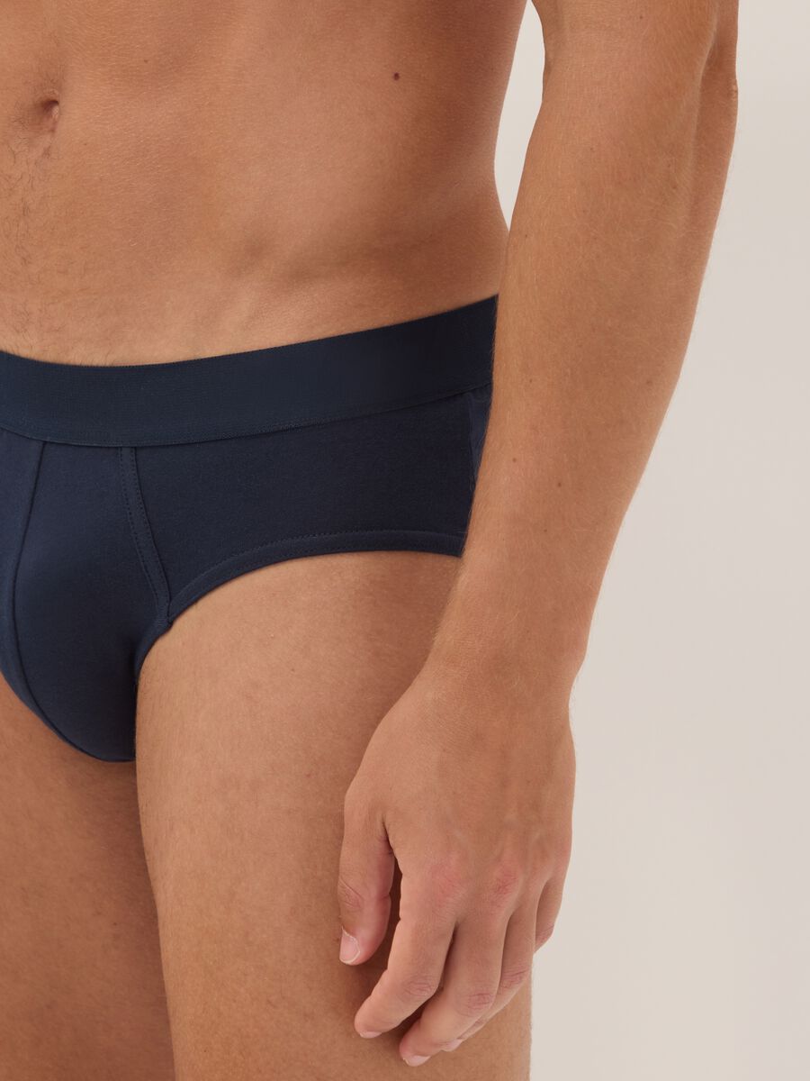 3-pack of blue and black stretch organic cotton briefs_3