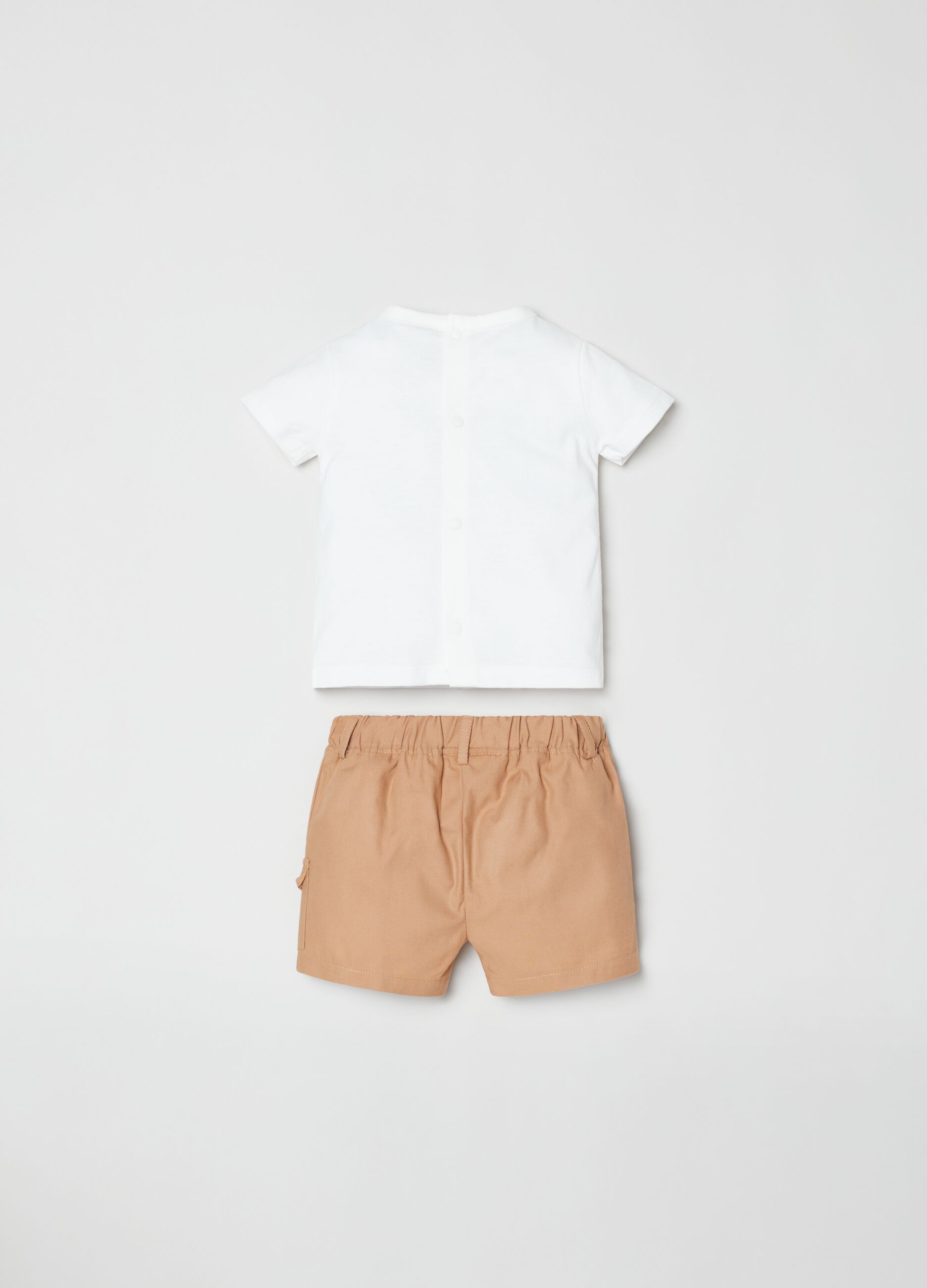 Set t-shirt con stampa e shorts_1