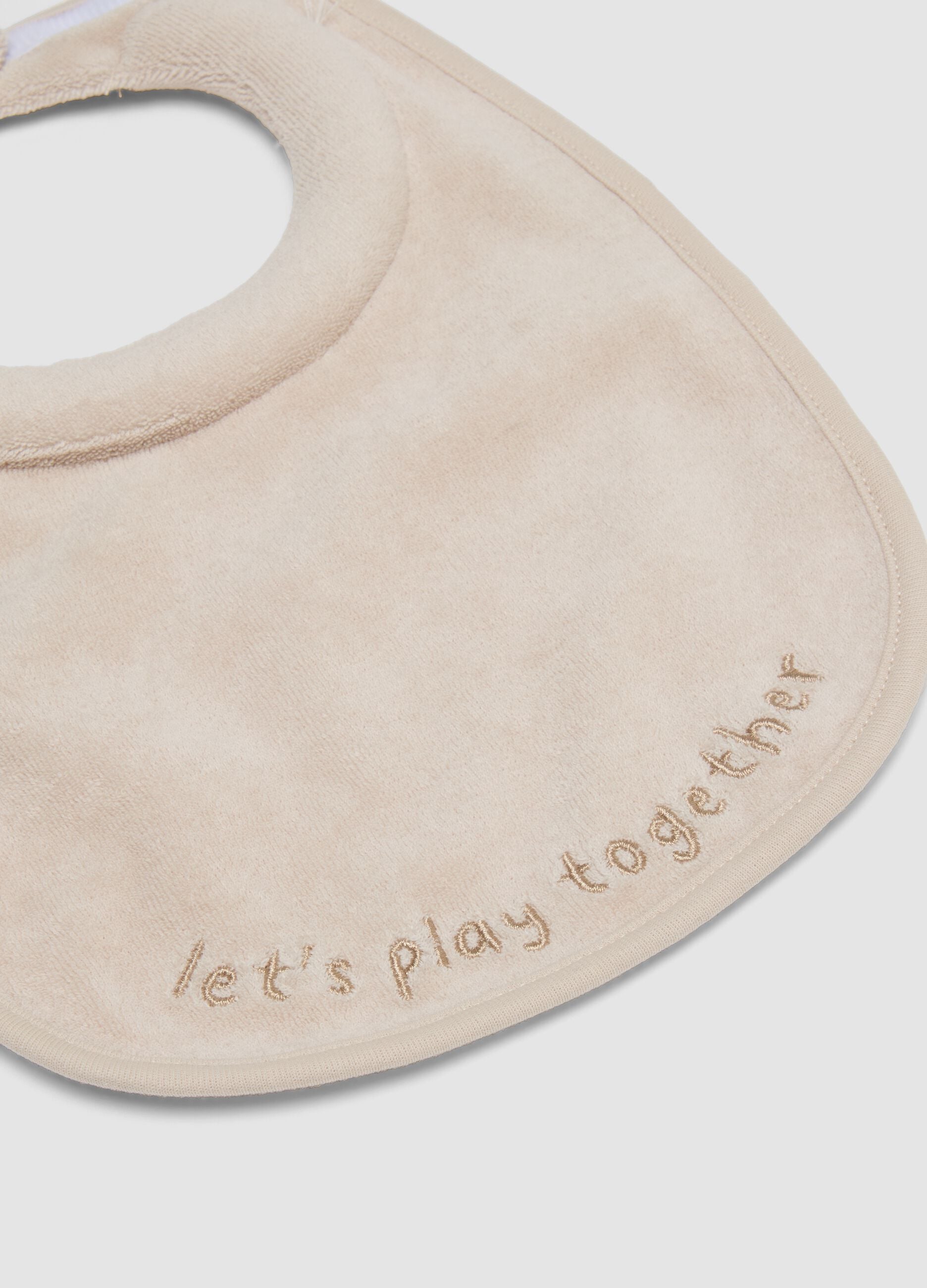 2-pack beige organic cotton baby bibs