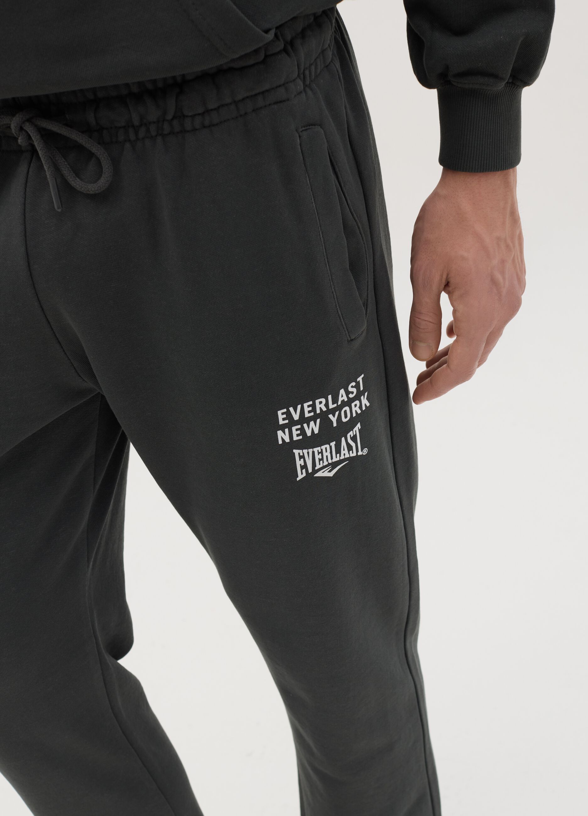 Slim-fit joggers with drawstring and logo print