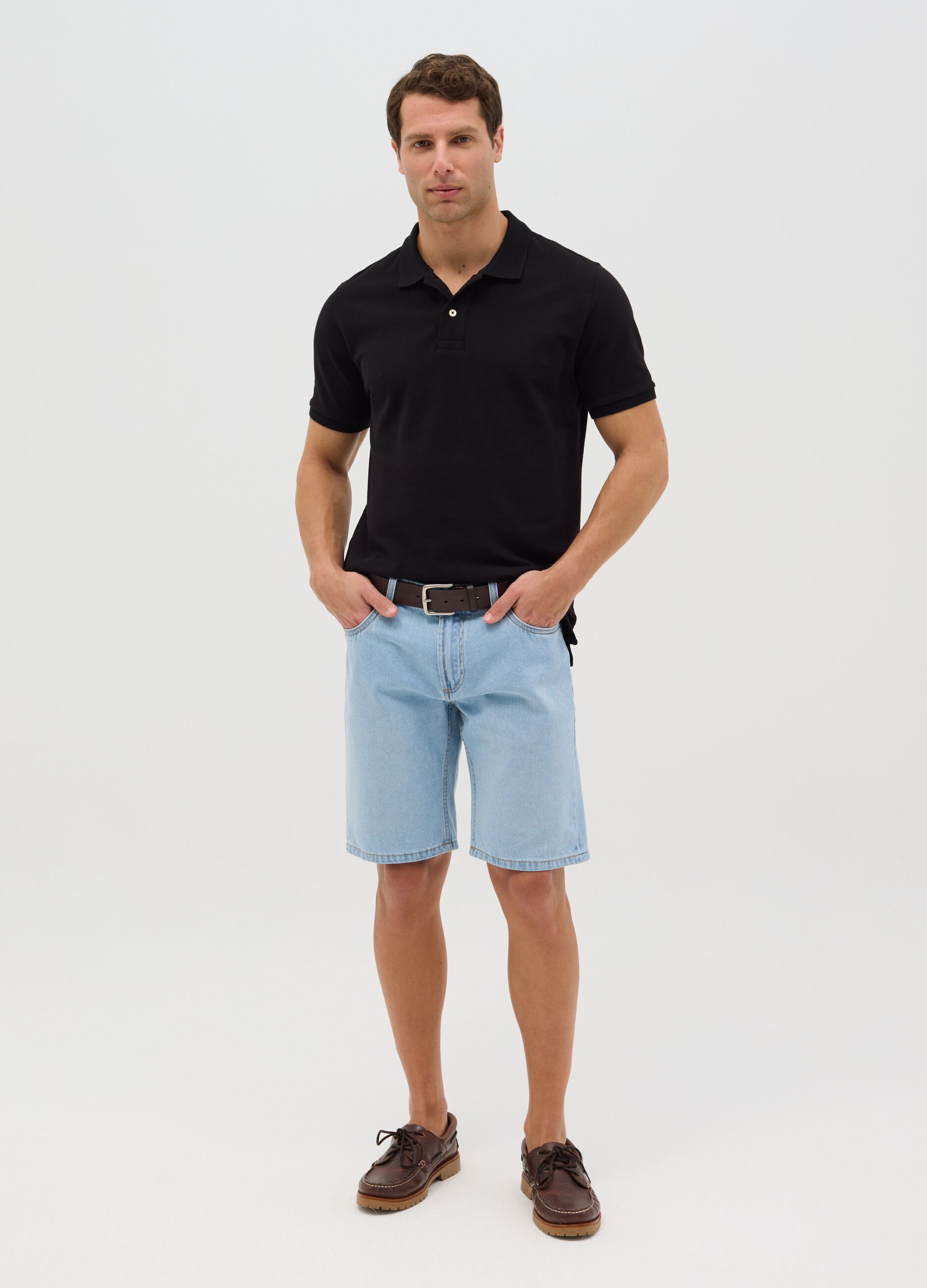 Sky blue slim-fit Bermuda shorts in denim