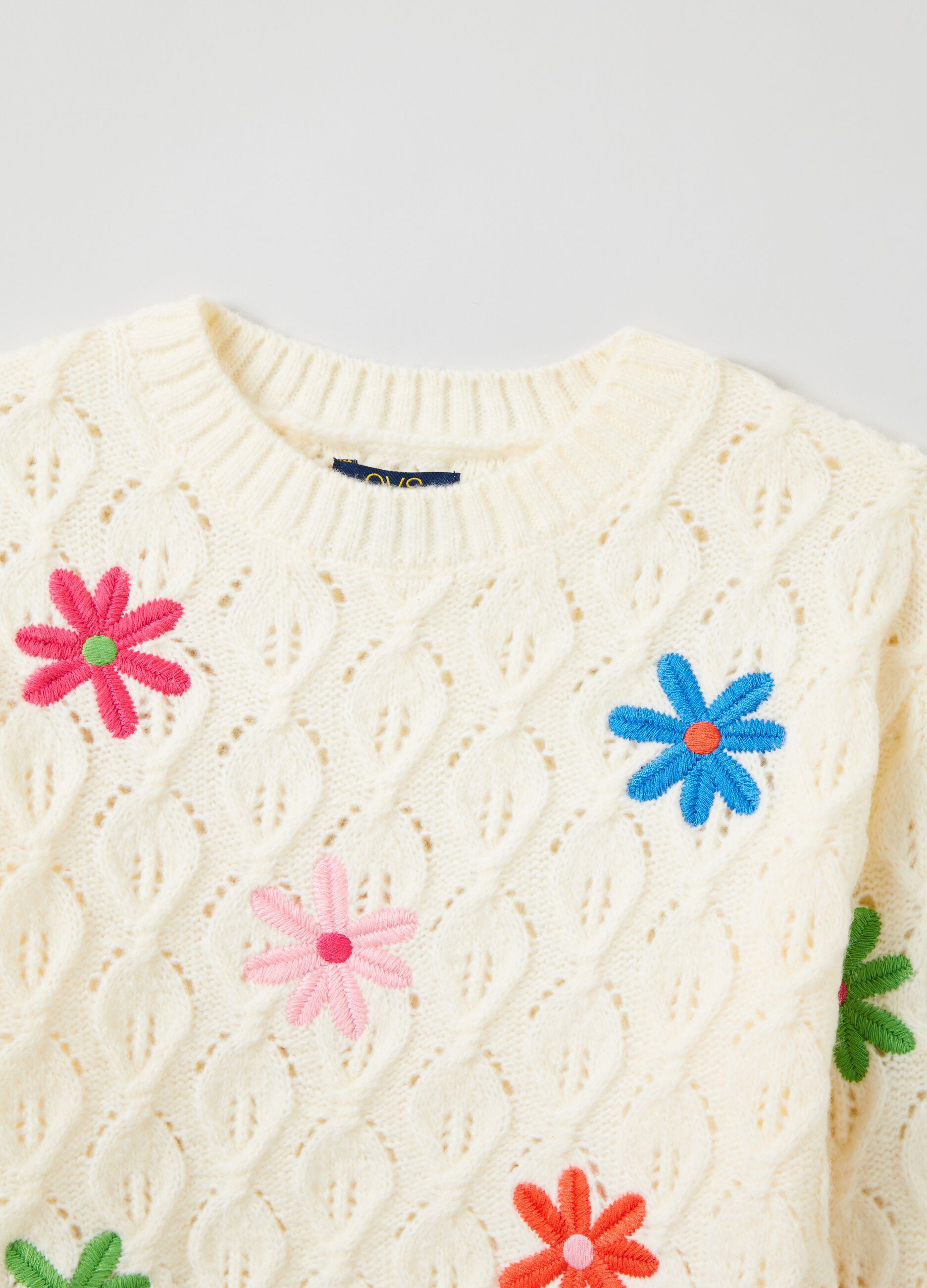 Pullover con motivo a trecce e ricami_2