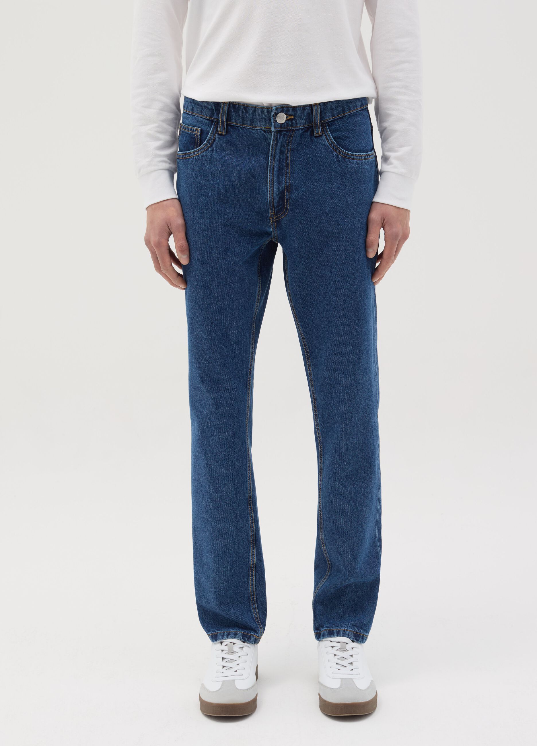 Slim-fit jeans with five pockets