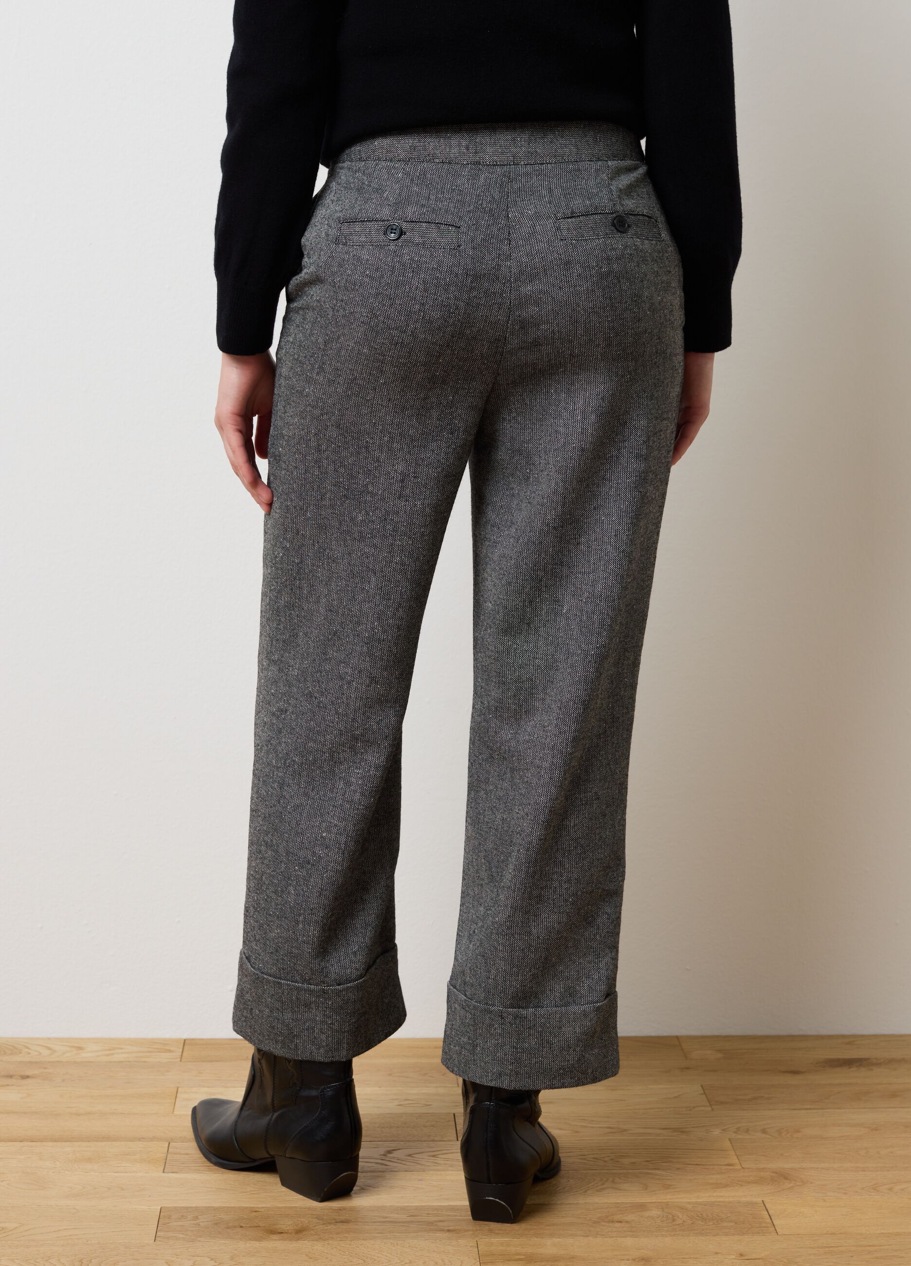 Regular fit grey trousers