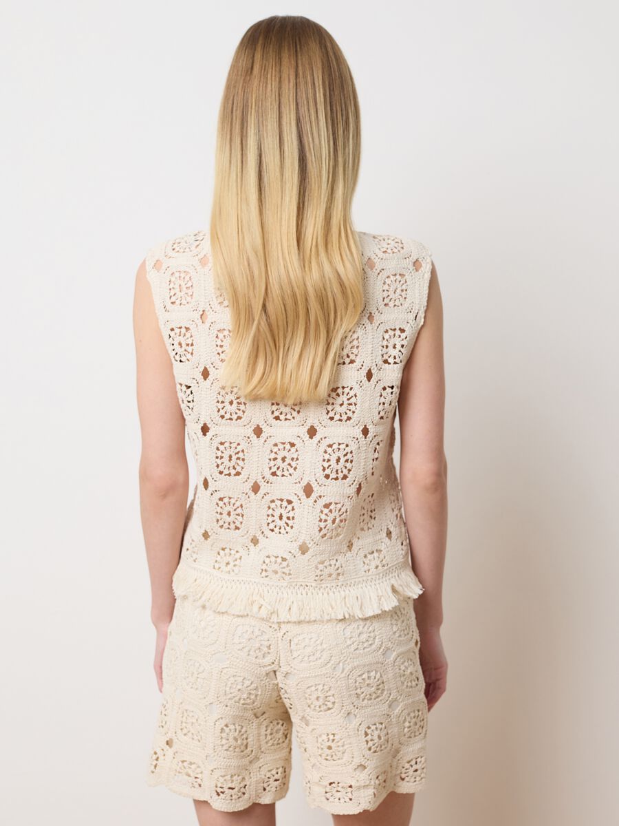 Beige crochet tank top with fringing_3