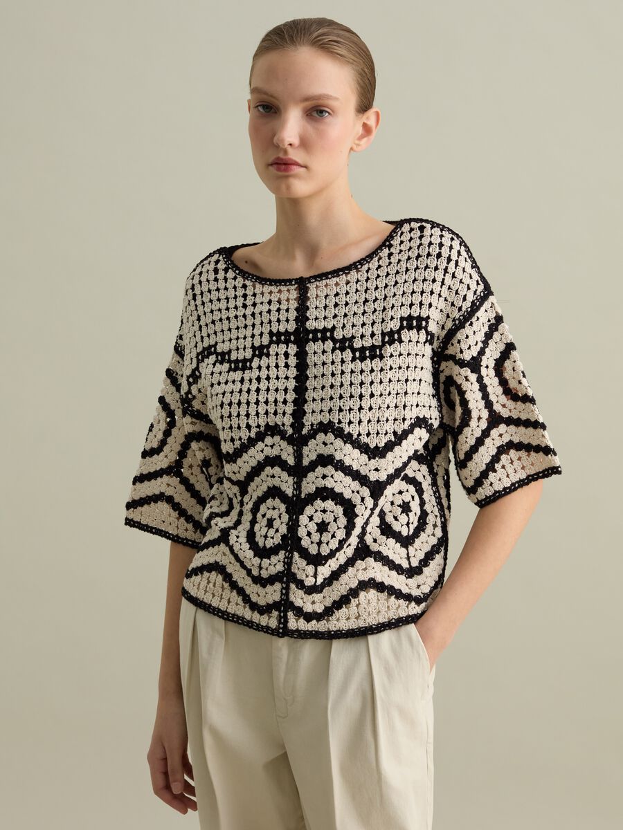 Crochet T-shirt with geometric motif_0