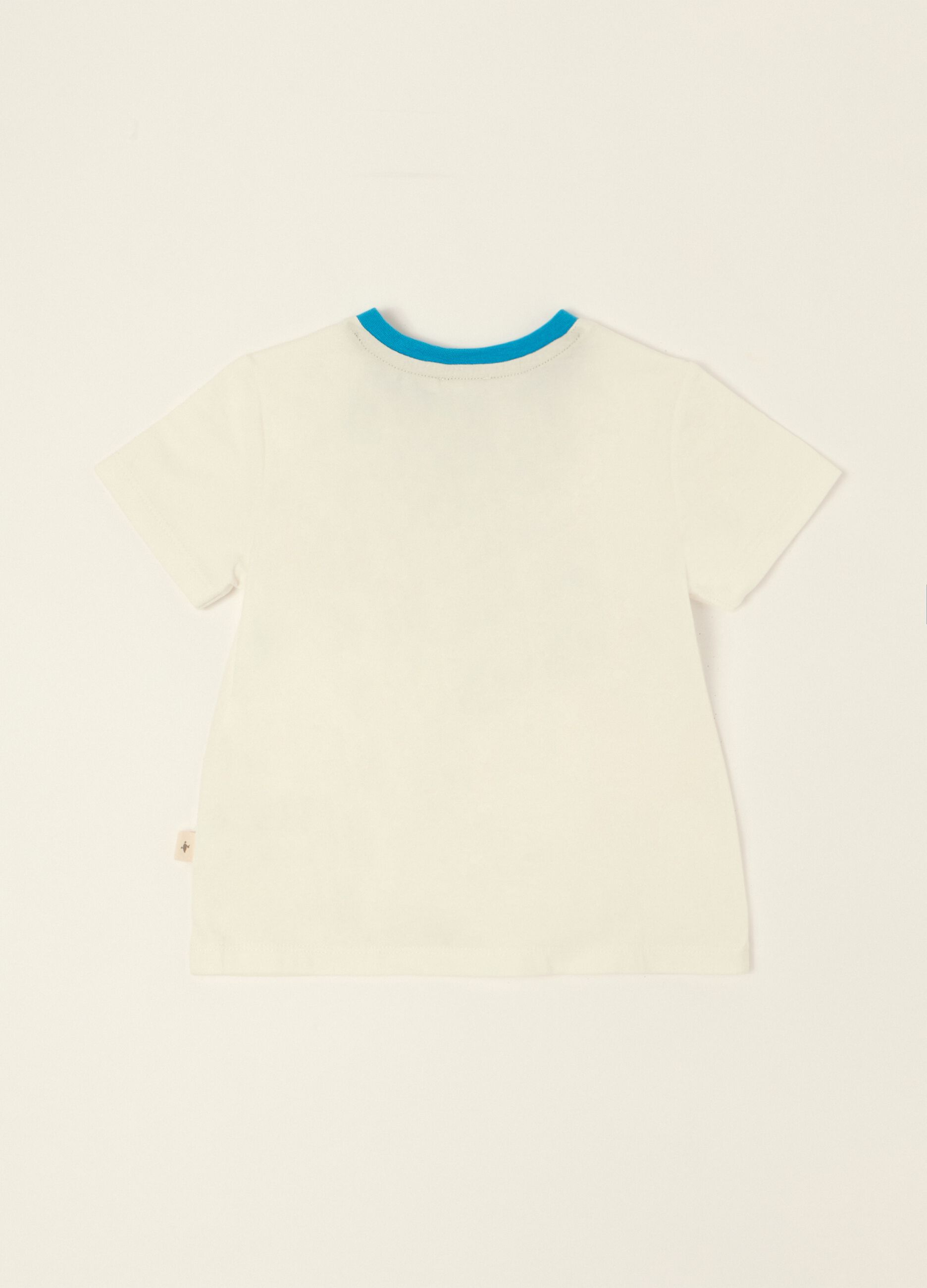 White baby T-shirt with scooter print in stretch cotton