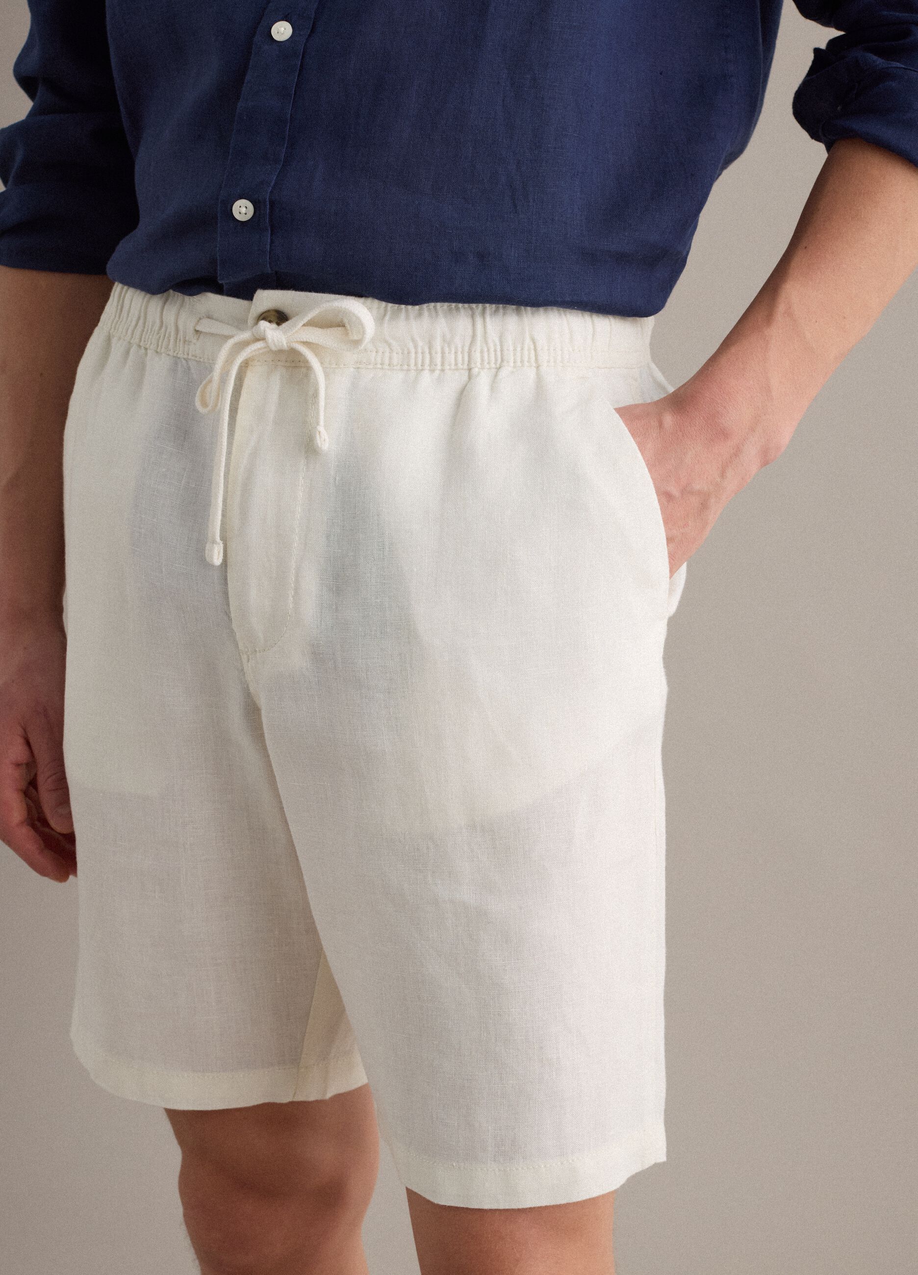 White pure linen Bermuda shorts with elasticated waistband