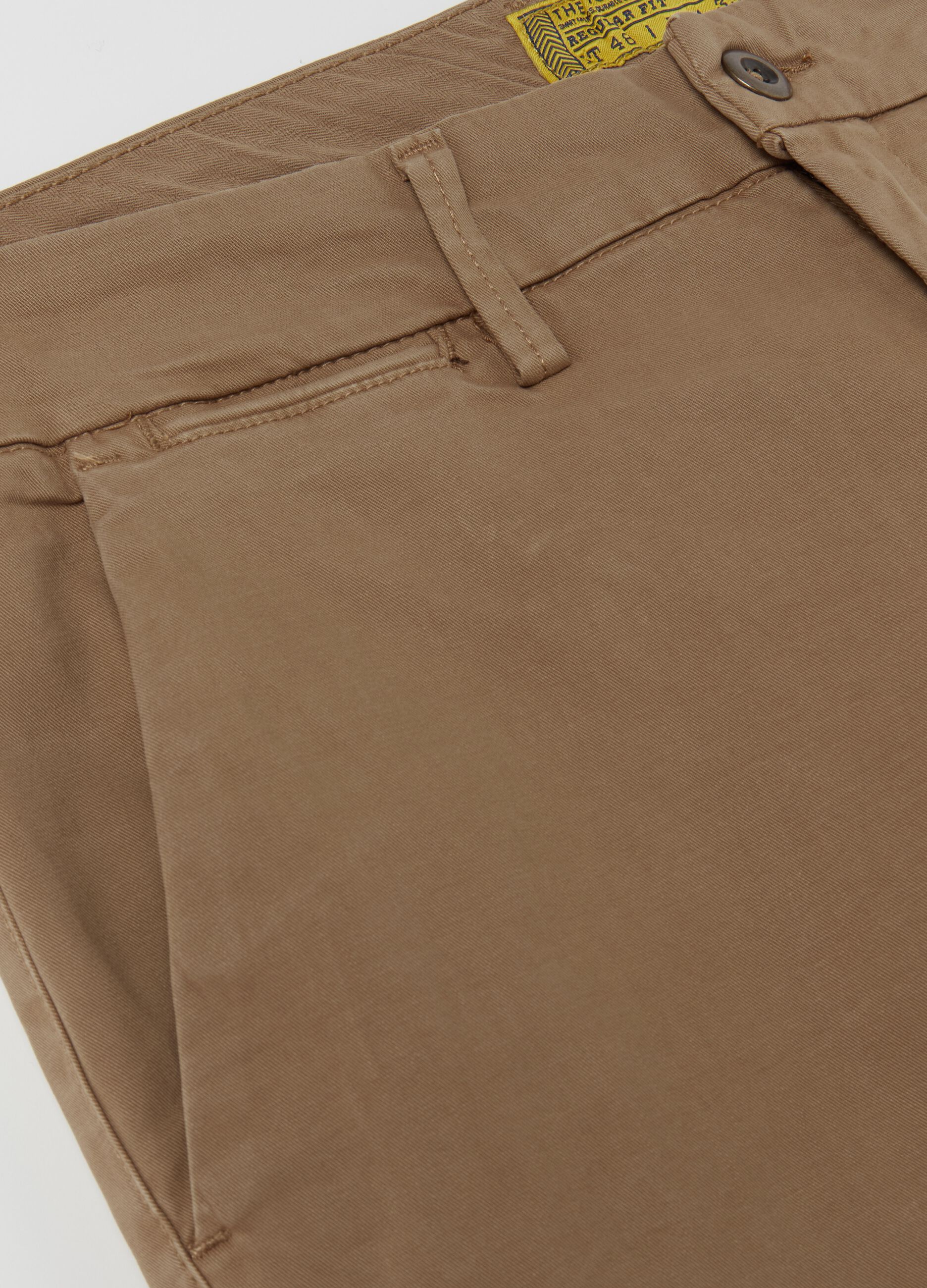 Regular-fit chino trousers in stretch cotton