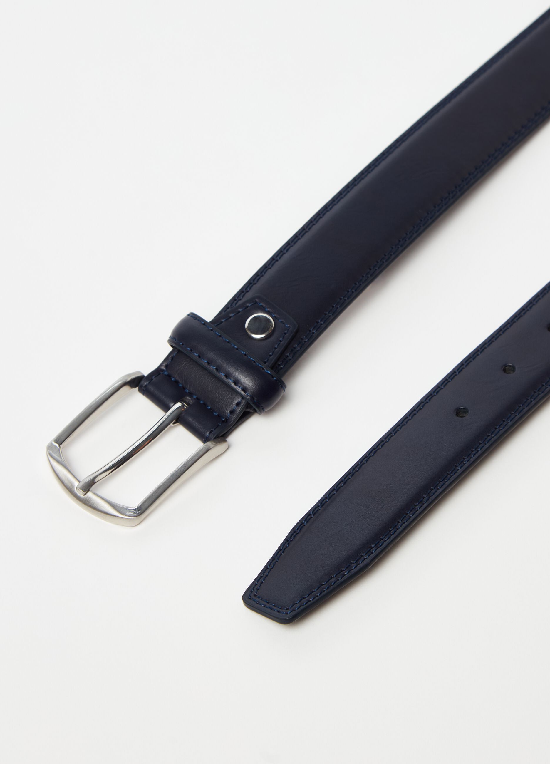Skinny belt with metal buckle